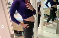 Mandy Moore, enceinte, parle de ses nausées matinales sur Sirius XM.