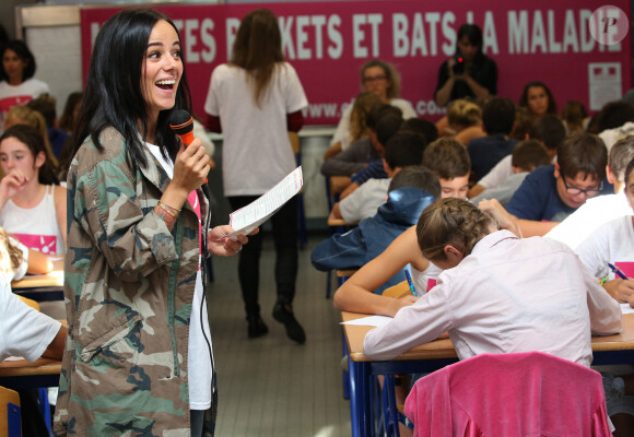 Exclusif - La chanteuse Alizée a donné de la voix pour se faire entendre des 109 élèves de 5e qui participaient à la dictée ELA. © Olivier Sanchez/Crystal Pictures/Bestimage