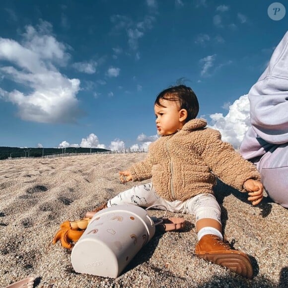 Alizée a posté cette photo de sa fille Maggy pour son premier anniversaire, le 24 novembre 2020 sur Instagram.