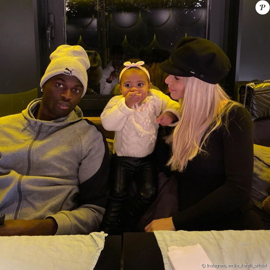 Emilie Fiorelli au restaurant avec M'Baye Niang et Louna, le 21 novembre 2019