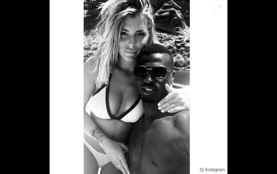 Emilie Fiorelli et M'Baye Niang amoureux en Grèce le 28 mai 2017.