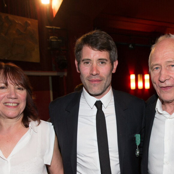 Exclusif - Jalil Lespert, sa mère Farida et son Jean Lespert - Jalil Lespert est décoré Chevalier dans l'Ordre des Arts et des Lettres par Yannick Bolloré lors d'une cérémonie organisée au cinéma Mac Mahon à Paris, le 9 juin 2015.