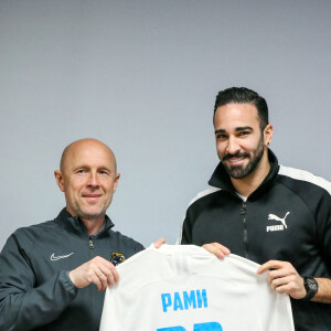 Adil Rami lors de la signature de son contrat avec le FC Sotchi. Le 28 février 2020.