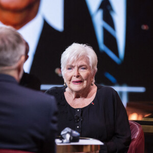 Exclusif - Line Renaud - Enregistrement de l'émission "On est presque en direct" (OEED), présentée par L.Ruquier, et diffusée sur France 2 le 21 novembre 2020 © Jack Tribeca / Bestimage 