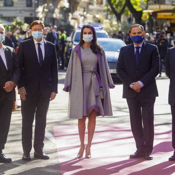 La reine Letizia d'Espagne assiste à la remise de prix "Rei Jaume I Awards" à Valence le 30 novembre 2020.
