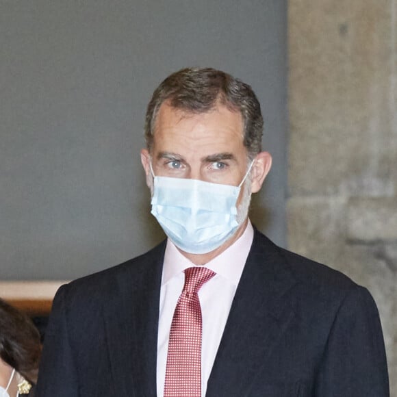 Le roi Felipe VI et la reine Letizia d'Espagne lors de la cérémonie de remise du prix "Francisco Cerecedo Journalism Award" au Musée El Prado à Madrid. Le 19 novembre 2020