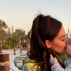 Nabilla avec son fils Milnn (1 an) sur Instagram