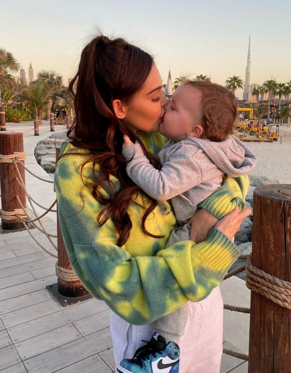 Nabilla avec son fils Milnn (1 an) sur Instagram