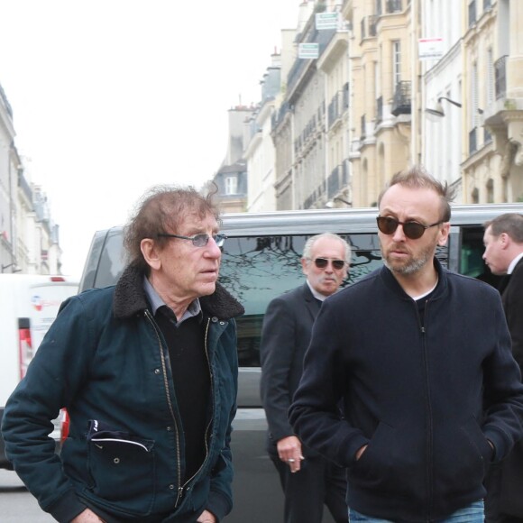 Alain Souchon et son fils Pierre - Les personnalités rendent hommage à Jacques Higelin au Cirque d'Hiver à Paris le 12 avril 2018.