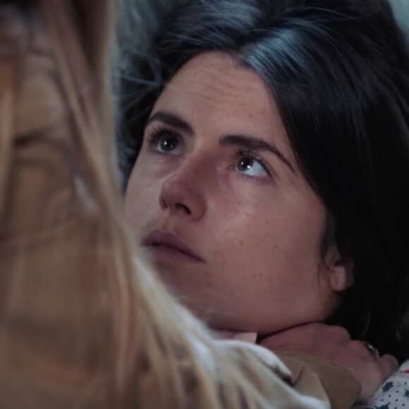 Clémence Lassalas et Emma Smet dans la série "Demain nous appartient", sur TF1.