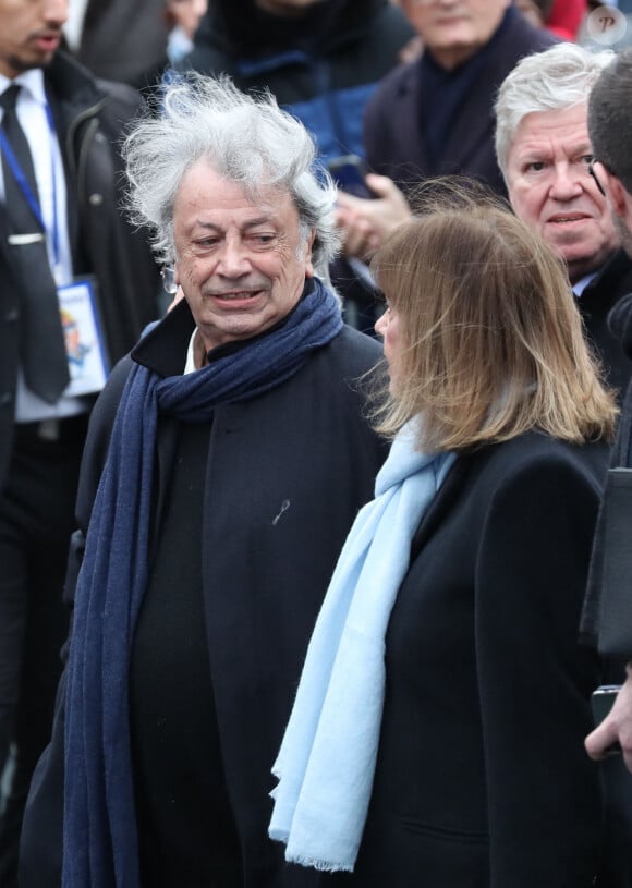 Hervé Vilard et Chantal Goya - Arrivées aux obsèques de Michou en l'église Saint-Jean de Montmartre à Paris. Le 31 janvier 2020.