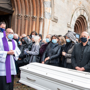 Le cercueil - Obsèques du rugbyman Christophe Dominici en l'église Saint-Louis de Hyères le 4 décembre 2020 © Patrick Carpentier / Bestimage