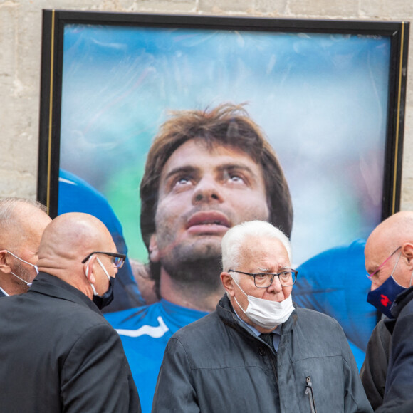 Bernard Laporte, Max Guazzini et Jean-Pierre Giran (maire de Hyères) - Obsèques du rugbyman Christophe Dominici en l'église Saint-Louis de Hyères le 4 décembre 2020 © Patrick Carpentier / Bestimage