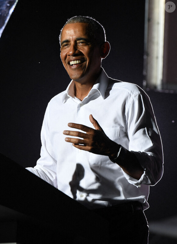 L'ancien président des Etats-Unis Barack Obama en meeting de soutien pour le candidat du parti démocrate Joe Biden à l'Université internationale de Floride à Miami. Le 2 novembre 2020