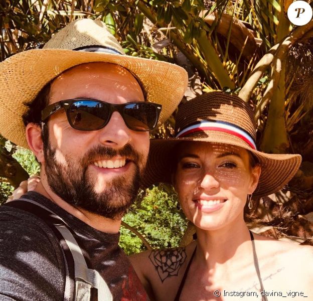 David Mora de Scènes de ménages prend la pose avec sa compagne Davina Vigné, enceinte, sur Instagram.