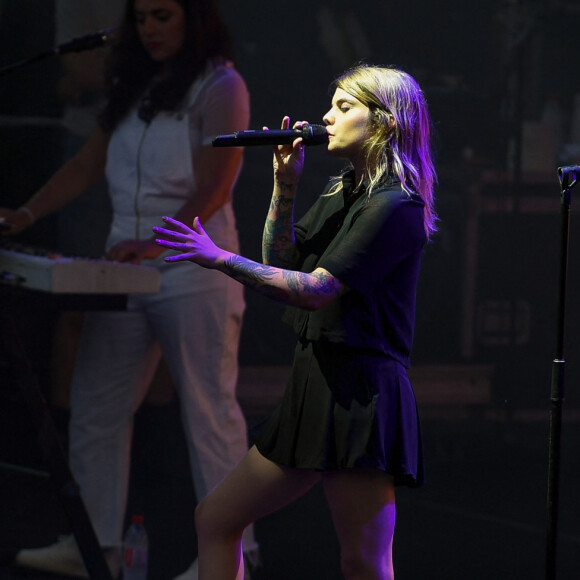 Coeur de Pirate en concert lors du 67ème festival "Nuits du Sud", place du Grand Jardin, à Vence. Le 2 août 2019 © Lionel Urman / Bestimage