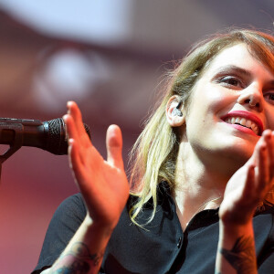 Coeur de Pirate en concert lors du 67ème festival "Nuits du Sud", place du Grand Jardin, à Vence. Le 2 août 2019 © Lionel Urman / Bestimage