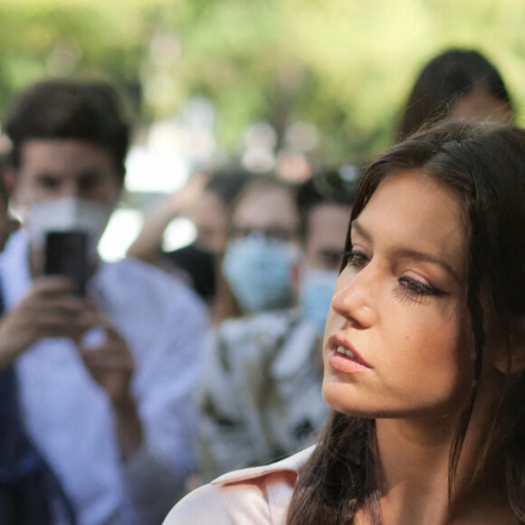 Adèle Exarchopoulos - Arrivées au défilé Fendi lors de la Fashion Week de Milan le 23 septembre 2020.