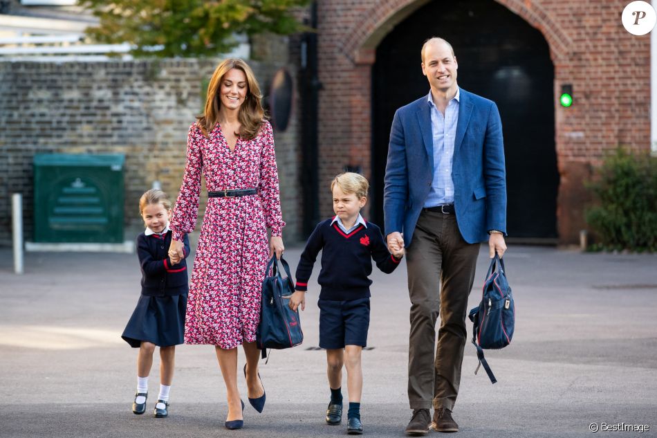 Le prince William et Catherine Kate Middleton, duchesse de Cambridge, emmènent leur fille la princesse Charlotte de Cambridge avec leur fils le prince George à l&#039;école &quot;Thomas&#039;s Battersea&quot; le jour de la rentrée scolaire, le 5 septembre 2019.