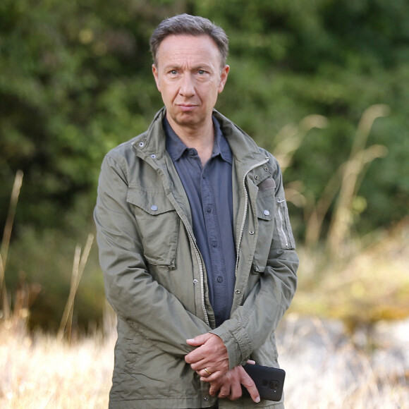 Stéphane Bern tient son premier rôle devant la caméra d'O. Guignard dans le téléfilm de France 3 "La Mort vue du ciel" à Châteauneuf-sur-Charente, le 17 août 2020.