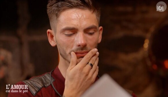 Mathieu demande Alexandre en mariage dans "L'amour est dans le pré 2020" le 14 décembre 2020, sur M6