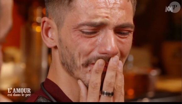 Mathieu demande Alexandre en mariage dans "L'amour est dans le pré 2020" le 14 décembre 2020, sur M6