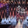 Les 29 Miss régionales, Iris Mittenaere (Miss France 2016 et président du jury), Sylvie Tellier et Jean-Pierre Foucaut lors de l'élection de Miss France 2021 sur TF1 le 19 décembre 2020