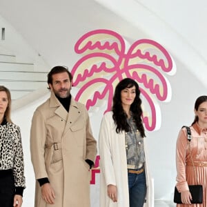 Randy Kerber, Caroline Proust, Grégory Fitoussi, Laetitia Eido, Roxane Mesquida et Jean-Pascal Zadi - Photocall du jury competition (Long Form) dans le cadre de Canneseries saison 3 au Palais des Festivals à Cannes, le 11 octobre 2020. © Bruno Bebert/Bestimage