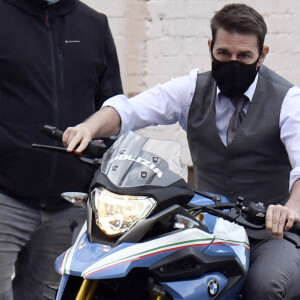 Exclusif - Tom Cruise - Tournage du film "Mission Impossible 7" dans les rues de Rome. Le 29 novembre 2020.