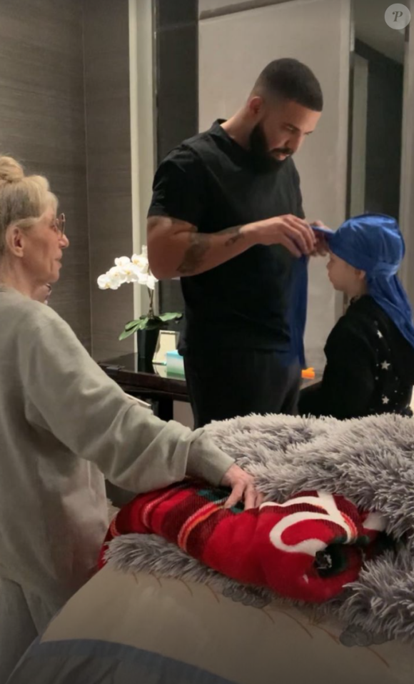 Drake publie de nouvelles photos de son fils Adonis (3 ans).