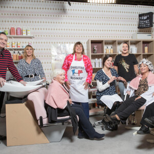 Exclusif -  Michel Fau, Mathilde Seigner, Line Renaud, Michèle Bernier, Anouchka Delon, Muriel Robin, Françoise Fabian, Mimie Mathy - Sketch Le salon de coiffure - Backstage du tournage du film "I love you coiffure" de M.Robin. Le 8 janvier 2020 © Cyril Moreau / Bestimage