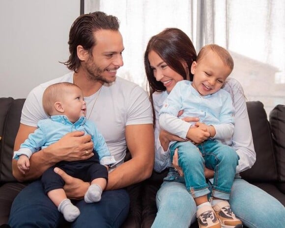 Pierre-Jean Cabrières avec son épouse Julie Ricci et leurs fils Gianni et Giovann, décembre 2020