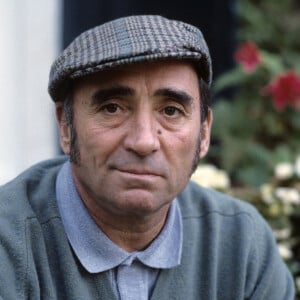 En France, rendez-vous avec Claude Brasseur à son domicile, dans sa maison de campagne, Chantoiseau. Octobre 1989 © Michel Croizard via Bestimage