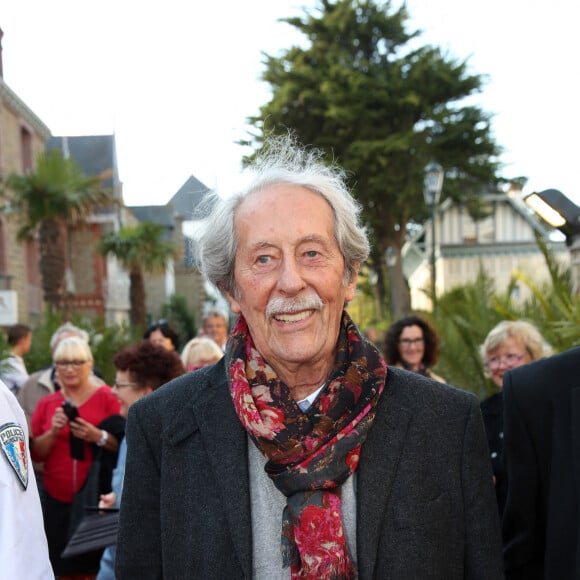 Jean Rochefort (président du jury) - Les membres du jury posent lors de l'édition 2015 du Festival du Film Britannique de Dinard, le 2 octobre 2015. 