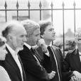 En France, à Boissy-sans-Avoir dans les Yvelines, Michel Piccoli, Jean-Loup Dabadie et Jean-Claude Brialy lors des obsèques de Romy Schneider le 2 juin 1982.