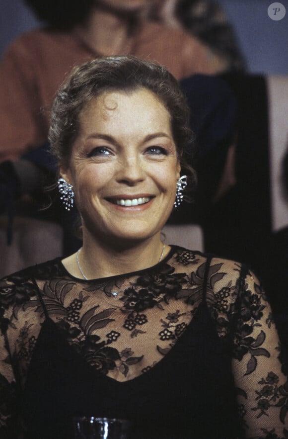 En France, à Paris, Romy Schneider sur le plateau de l'émission TV "Les Rendez-vous du dimanche". Le 27 novembre 1978