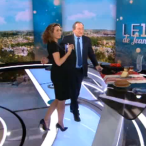 Marie-Sophie Lacarrau rejoint Jean-Pierre Pernaut sur le plateau lors de son dernier JT de 13h - 18 décembre 2020, TF1