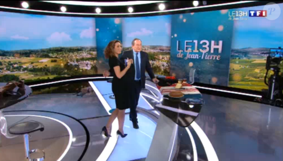 Marie-Sophie Lacarrau rejoint Jean-Pierre Pernaut sur le plateau lors de son dernier JT de 13h - 18 décembre 2020, TF1