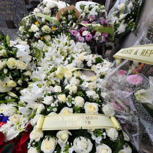 Illustration de la tombe de l'acteur Claude Brasseur au cimetière du Père Lachaise le jour de ses obsèques à Paris le 29 décembre 2020. 