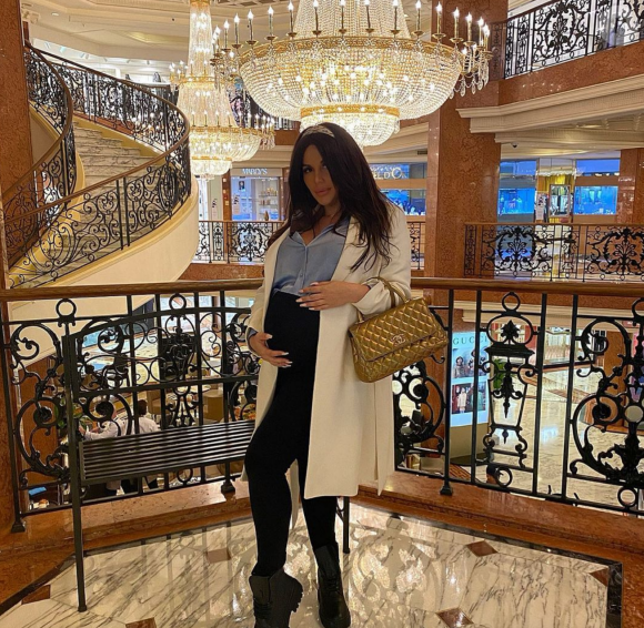 Nikola Lozina et sa fiancée Laura Lempika ont accueilli leur premier enfant, Zlatan, le 11 décembre 2020 - Instagram