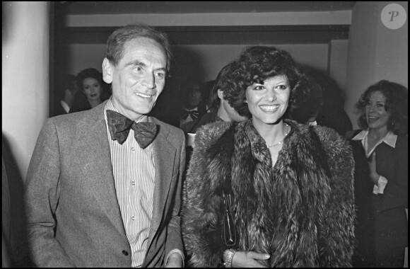 Pierre Cardin et Claudia Cardinale à l'Espace Cardin en 1975, à Paris.