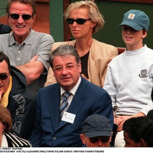Bernard Kouchner, Christine Ockrent et leur fils Alexandre à Roland-Garros en 1999.