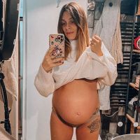 Alexia Mori enceinte : Mal de dos, ventre énorme, fatigue... elle est à bout