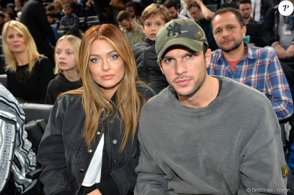 Caroline Receveur et Hugo Philip au match de NBA Game Paris 2020 entre les Bucks de Milwaukee et les Charlotte Hornet à l'AccorHotels Arena à Paris le 24 janvier 2020. © Veeren / Bestimage