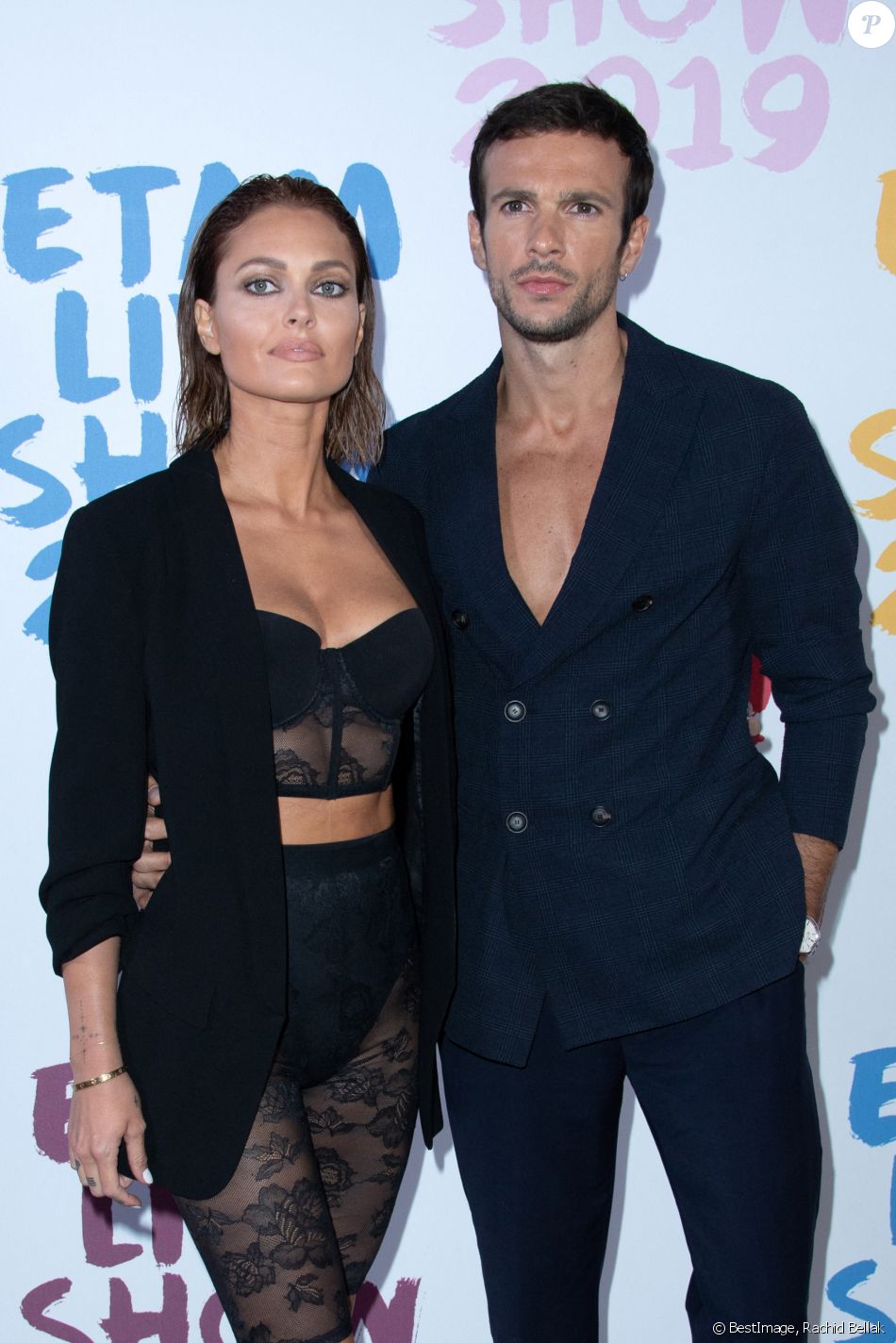 Caroline Receveur et son compagnon Hugo Philip - Photocall - Etam Live Show 2019 au Stade Roland Garros à Paris le 24 septembre 2019. © Rachid Bellak / Bestimage