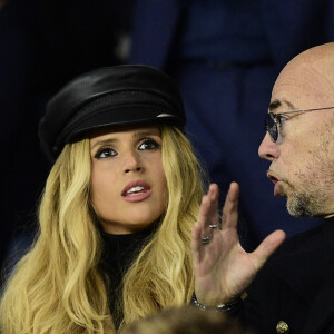 Pascal Obispo et sa femme Julie Hantson dans les tribunes lors du match retour de Champion's League "PSG - Bruges (1-0)" au Parc des Princes. Paris, le 6 novembre 2019.