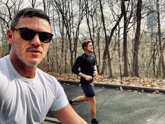 Luke Evans et Rafael Olarra sur Instagram, janvier 2020.