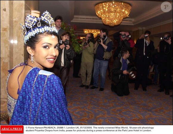Priyanka Chopra, couronnée Miss Monde à 18 ans. Londres, en décembre 2000.
