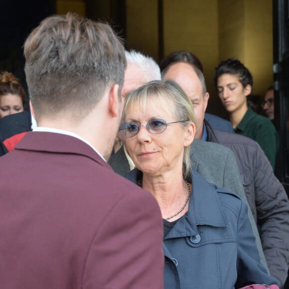 Exclusif - Tristan Sarrazin (fils d'Ariane) et Dorothée (Frédérique Hoschedé) lors des obsèques de Ariane Carletti (André) au crématorium du Père-Lachaise à Paris, le 7 septembre 2019. © Ramsamy Veeren/Bestimage 