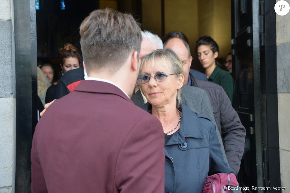 Exclusif - Tristan Sarrazin (fils d'Ariane) et Dorothée (Frédérique Hoschedé) lors des obsèques de Ariane Carletti (André) au crématorium du Père-Lachaise à Paris, le 7 septembre 2019. © Ramsamy Veeren/Bestimage